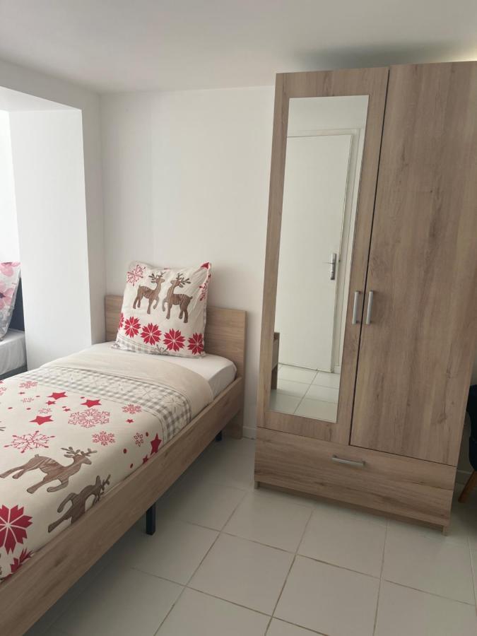 Chaudari Guest House Palaiseau Luaran gambar